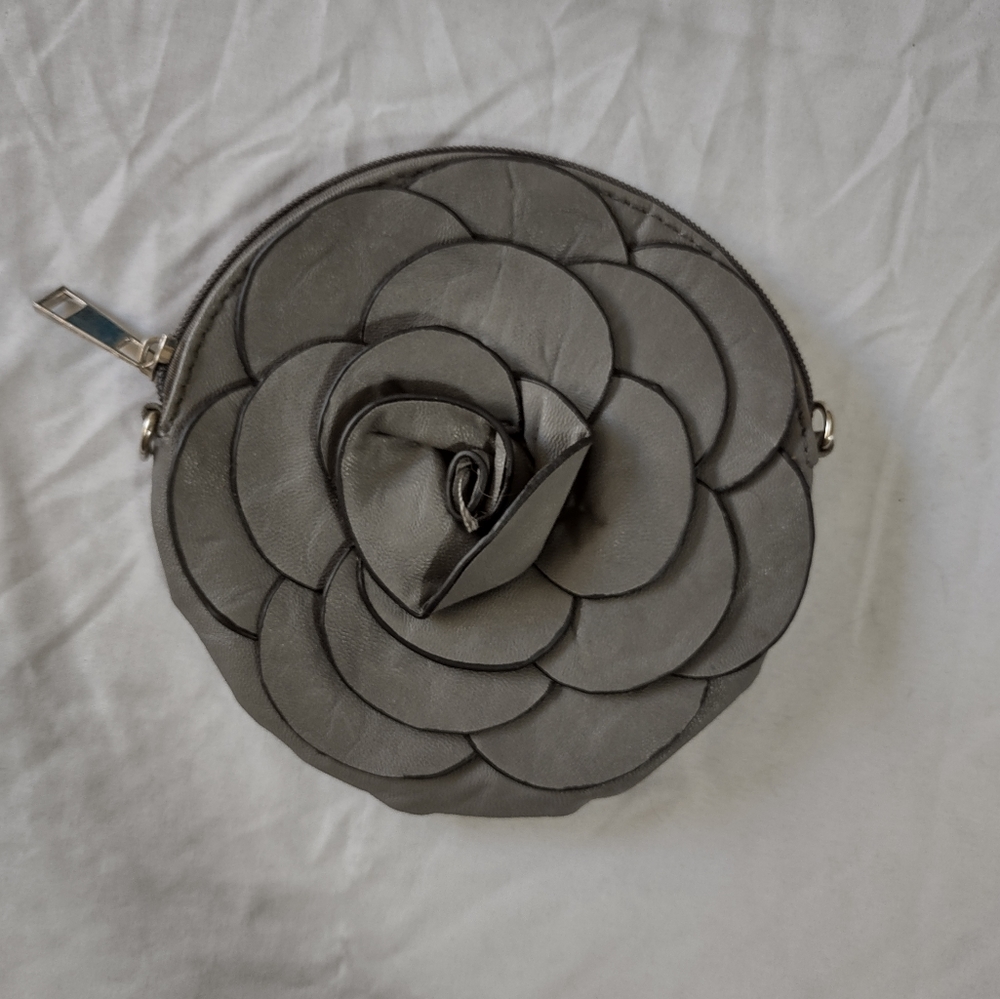Elegant Gray Floral Clutch Party Wedding Roses Any Occasion Sophisticated Look